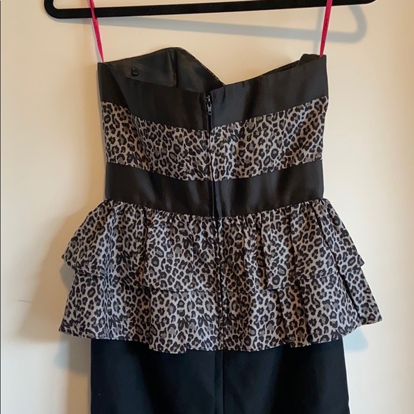 Betsey Johnson Leopard Peplum Dress - Picture 4 of 7